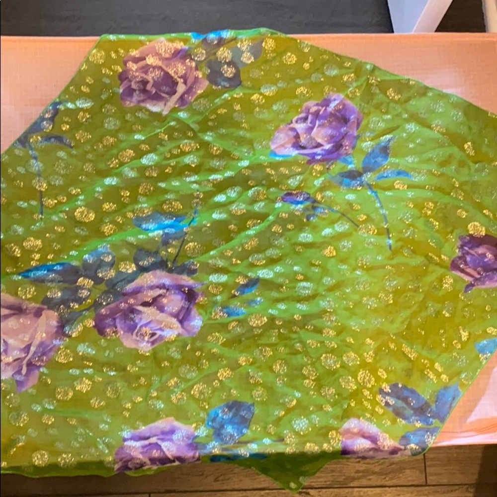 Dolce & gabbana scarf with tag 100% silk